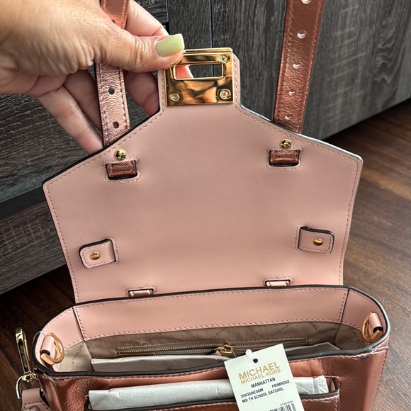 Michael Kors NWT Primrose Gold Medium Satchel with Vintage Trunk Design - Picture 7 of 14